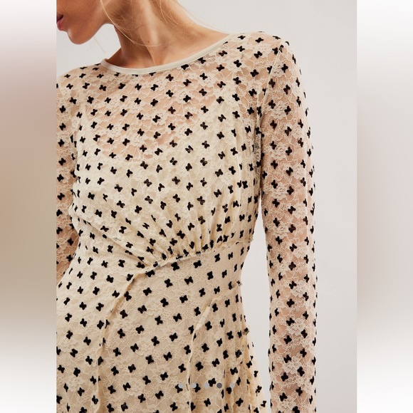 Sheer Delight Mini - Picture 4 of 7